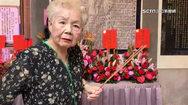 媽寶？柯文哲「空姐團」引怒火靠母救援