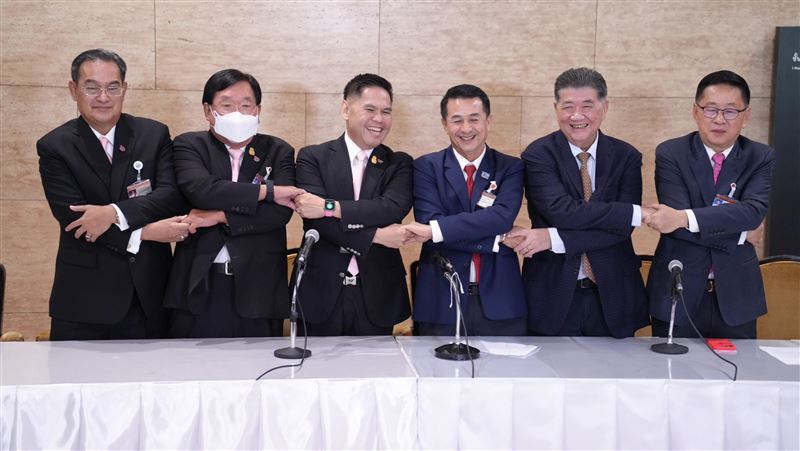 泰國為泰黨領軍組執政聯盟　9黨達238席
