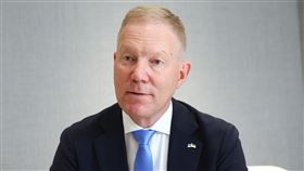 愛沙尼亞國會外委員會主席分享對抗假訊息經驗愛沙尼亞國會外交委員會主席米克爾森接受中央社專訪表示，愛沙尼亞與台灣都受到假訊息攻擊，可以分享彼此的知識經驗。中央社記者王騰毅攝  112年8月10日