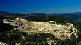 ▲大陸山東黃金集團發布，在山東萊州的西嶺金礦，恐是大陸深度最大的單體金礦床。（示意圖／翻攝自Pixabay）

