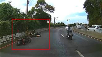 「油」夠衰　吊車漏油害6騎士犁田慘摔