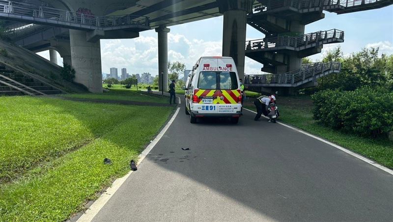 69歲男新北大橋墜落!滿身血倒臥自行車道
