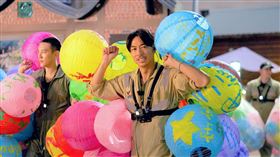 神秘五金行AKIRA、王陽明、温昇豪、禾浩辰、王彩樺及蔡昌憲（圖／衛視原創提供）