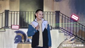 戴資穎自創品牌「TTY」結合高雄運發基金僓出聯名商品，戴資穎親自上台走秀。（圖／記者蔡厚瑄攝影）