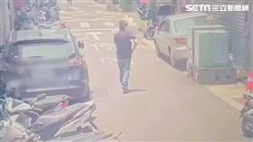 北市林男尾隨OL潑灑不明液體遭警方開單裁罰。（圖／翻攝畫面）