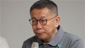 柯文哲：一定會以民眾黨總統候選人身分參選到底台灣民眾黨主席柯文哲（圖）11日表示，最近沒有跟鴻海集團創辦人郭台銘聯絡，「柯文哲一定會以台灣民眾黨總統候選人的身分參選到底」，這是一個政治上的宣示。中央社記者謝佳璋攝  112年8月11日