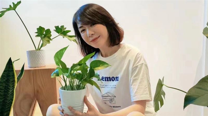 獨／怨恨母親　花系列女神淚吐不婚生遺憾