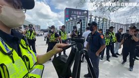 酒商象董朱振岳告別式，警方帶回9名少年。（圖／翻攝畫面）