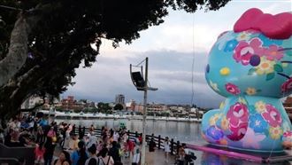 世客博Hello Kitty來作客　龍潭大池塞爆