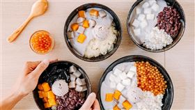 高雄知名冰店遭砸，店家向客人致歉。（圖／翻攝自店家臉書）