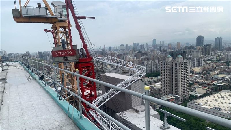 吊臂砸中捷釀1死14傷　興富發今拆塔吊