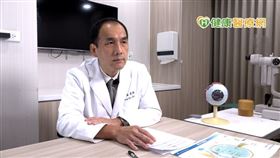 張沛瑞院長指出，針對白內障手術中的角膜切口製作、水晶體前囊袋環狀撕除、水晶體分割及散光的調整等，都可以運用飛秒雷射先做處理。