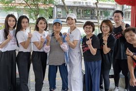 君綺醫美善舉持續　偕不老女神陳美鳯一同行動支持公益（業配勿用）