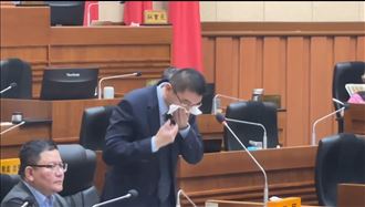 大武崙沙灘戲水3人溺斃　謝國樑淚灑議會