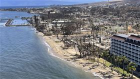 夏威夷，毛利島，百年野火，灰燼，遊客照樣玩水（圖／美聯社／達志影像）