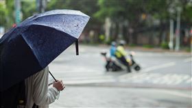 天氣/下雨/大雨特報/午後雷陣雨/rain(記者陳弋攝影)