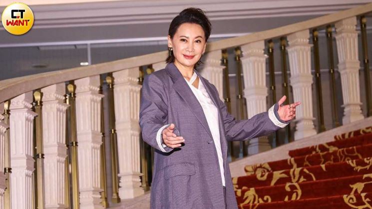 陳亞蘭傳為金鐘再度反串！扛男主持人重任