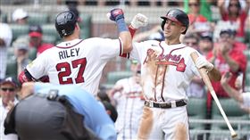 ▲勇士歐森（Matt Olson）沒開轟但敲2安，連6場比賽敲安、20場比賽上壘。（圖／美聯社／達志影像）