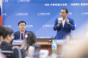 侯友宜、朱立倫出席模擬立法院。(圖/侯友宜競選辦公室提供)