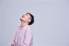 知名直播主陳定宥唱江蕙「妳講的話」　僅一天即獲數萬網友迴響（業配勿用）