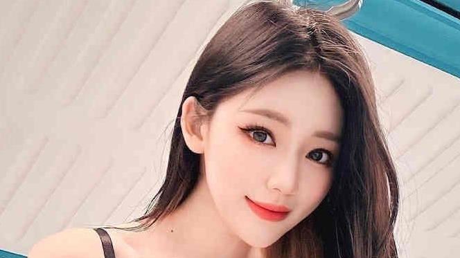 國旗正妹穿這樣搭捷運　網一看全暴動了
