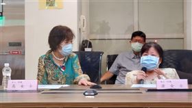 2位病友現身感謝長庚醫療團隊。圖左為高奶奶。（圖／長庚醫院提供）