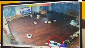 太平幼兒園，虐童，2歲男童遭重摔，瘀青、抓痕，郭姓女教師疑似虐待(圖／翻攝畫面)