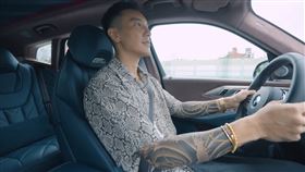 王陽明 試車 （圖／翻攝自YouTube頻道「Empire MotorClub」）