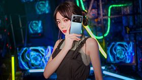 POCO X5 5G配備超輕薄6.67吋AMOLED螢幕。（圖／品牌提供）
