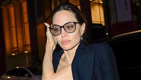 安潔莉娜裘莉現身紐約街頭。（圖／美聯社／達志影像）