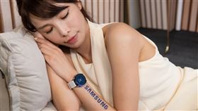 Galaxy Watch6系列升級睡眠管理功能，並推出全新空氣感織布錶帶。（圖／台灣三星提供）