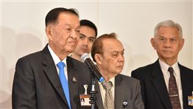 泰國國會眾議院議長說明總理選舉日期泰國憲法法庭16日駁回泰國前進黨黨魁皮塔不能被二度提名為總理候選人的陳情案，眾議院議長汪穆罕默德（左1）隨後表示總理選舉將在22日舉行。（眾議院提供）中央社記者呂欣憓曼谷傳真 112年8月16日