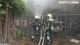 台灣大學化工系驚傳爆炸，9名學生被熱油噴濺送醫救治。（圖／翻攝畫面）