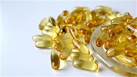 魚油，(圖／pixabay)