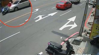 騎士被撞卡貨車變「夾心」慘死　撞瞬曝光