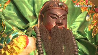 把關公請回來！6歲童5聖筊當上最年輕爐主