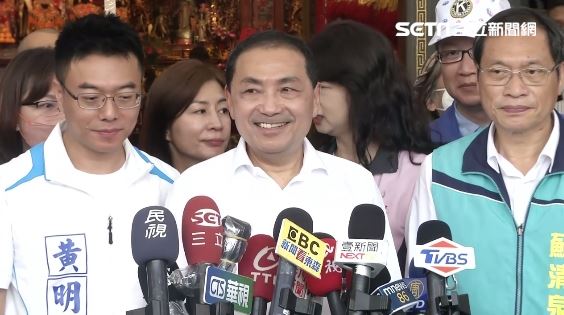 侯友宜赴屏東拜票　周典論女兒周佳琪陪同