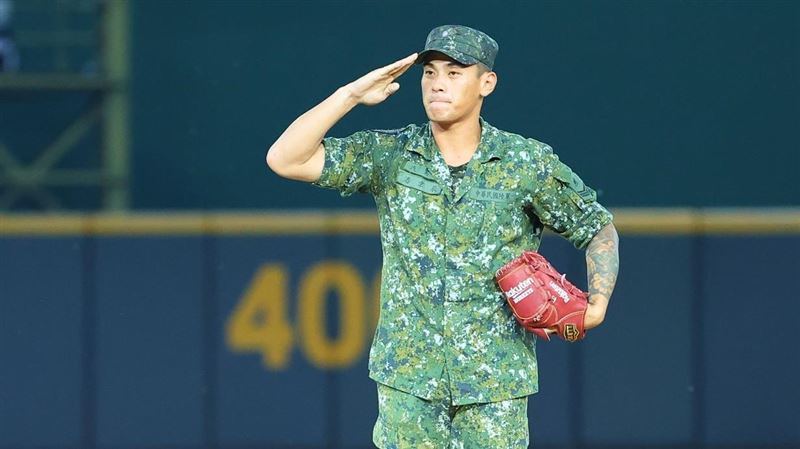 樂天阿迷趴　開球國軍竟是前中信兄弟投手