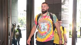 ▲鵜鶘中鋒瓦蘭丘納斯（Jonas Valanciunas）抵台打世界盃熱身賽。（圖／T1提供）