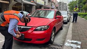 欠牌照稅燃料稅，180張罰單不繳，台中市西屯區，轎車拖吊(圖／翻攝畫面)