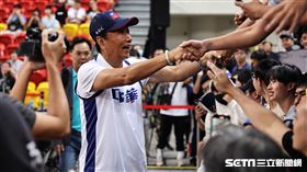 ▲瓊斯盃美國對伊朗，中華白領隊郭台銘到場看球。（圖／記者劉彥池攝影）