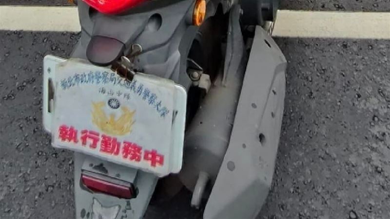 「執行勤務」牌子擋車牌　警：依規開罰