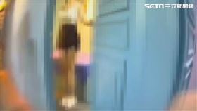 北市警方突襲長春路養生館，一舉逮獲黃姓負責人等21人。（圖／翻攝畫面）