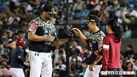 ▲樂天桃猿先發投手雷法6.1局失10分，其中8分責失退場。（圖／記者劉彥池攝影）