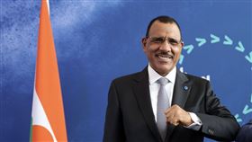 貝佐姆（Mohamed Bazoum）https://www.flickr.com/photos/192333790@N05/51342478247/in/photolist-WN84pA-2mdXC3c-2o5Fqja-2o5GW1A-2o5GVY6-2o5D7fu-2nWRMj6-2oStpaM-aVLDgH-2octy1y-2nWNZ5j-2kVSfCo-aVLBSn-2nWLr8P-2oS