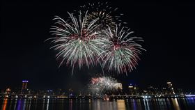 大稻埕煙火(北市府提供)