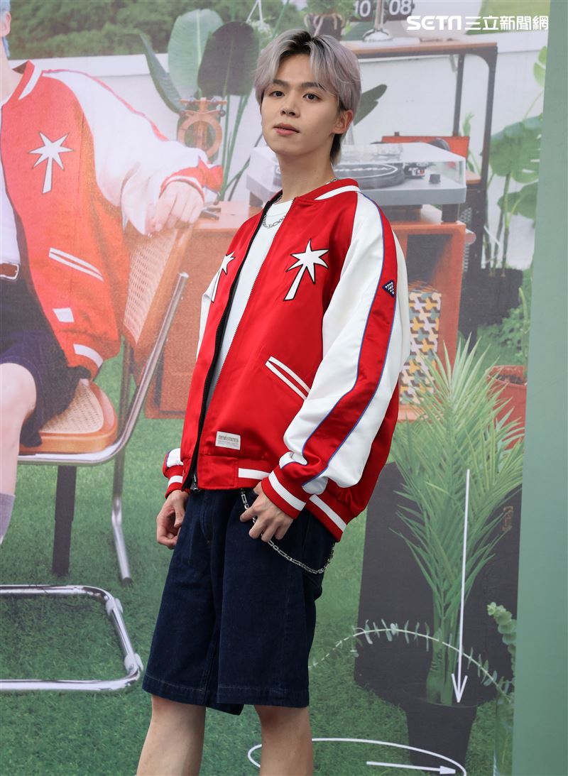 瑋瑋黃挺瑋全新個人EP《Pull n'' Push》簽唱會。（圖/記者邱榮吉攝影）