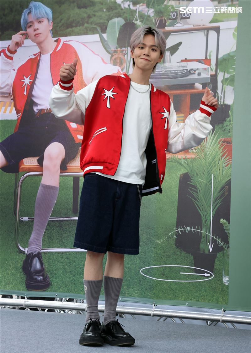 瑋瑋黃挺瑋全新個人EP《Pull n'' Push》簽唱會。（圖/記者邱榮吉攝影）