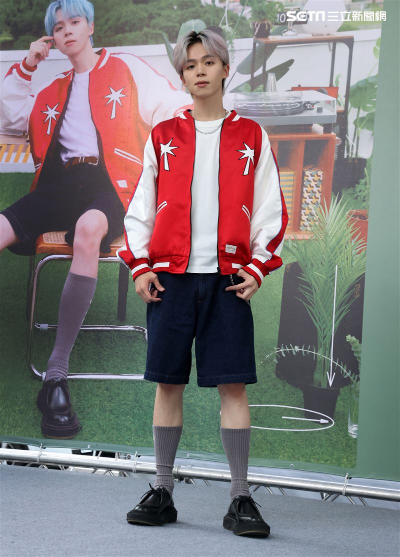 瑋瑋黃挺瑋全新個人EP《Pull n'' Push》簽唱會。（圖/記者邱榮吉攝影）