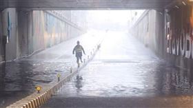 豪大雨,板橋,大觀地下道,積水,封閉,新北,